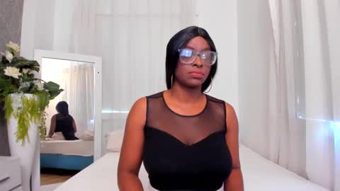 lola online show from 22, 9, 2025