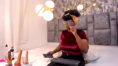 lola online show from 5, 10, 2025