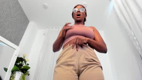 lola online show from 8, 10, 2025