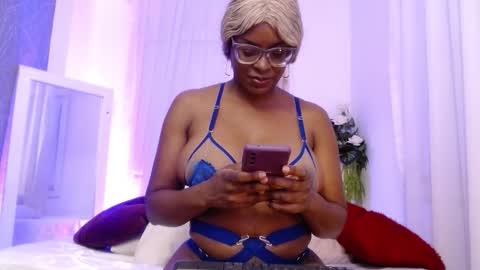 lola online show from 18, 10, 2025