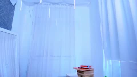 lola online show from 24, 11, 2025