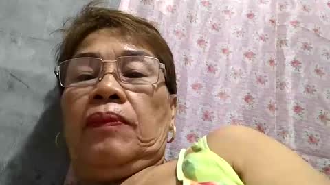 Snapshot of lolamommie chatting on 6, 1, 2025 tey online show from 6, 1, 2025