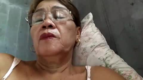 Snapshot of lolamommie chatting on 15, 1, 2025 tey online show from 15, 1, 2025