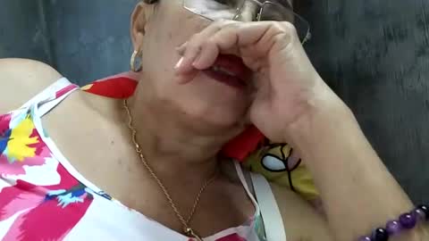 Snapshot of lolamommie chatting on 21, 1, 2025 tey online show from 21, 1, 2025
