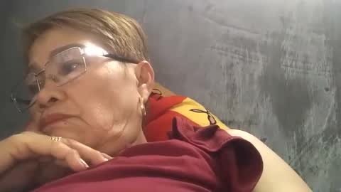 Snapshot of lolamommie chatting on 22, 1, 2025 tey online show from 22, 1, 2025