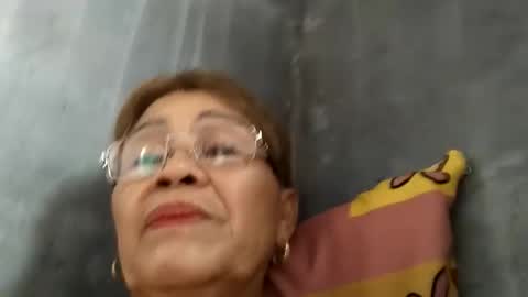 Snapshot of lolamommie chatting on 31, 1, 2025 tey online show from 31, 1, 2025