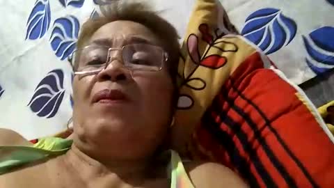 Snapshot of lolamommie chatting on 1, 2, 2025 tey online show from 1, 2, 2025