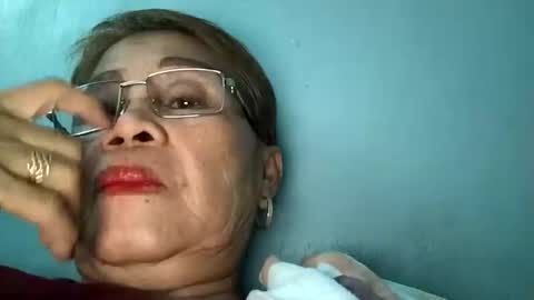 Snapshot of lolamommie chatting on 2, 2, 2025 tey online show from 2, 2, 2025