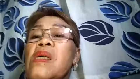 Snapshot of lolamommie chatting on 2, 2, 2025 tey online show from 2, 2, 2025