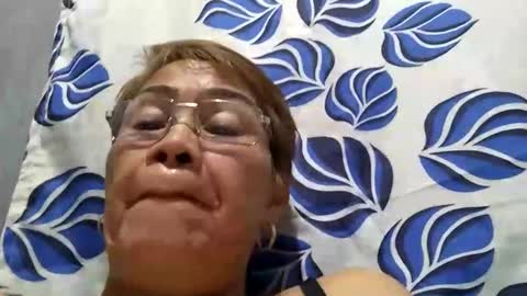 Snapshot of lolamommie chatting on 19, 2, 2025 tey online show from 19, 2, 2025