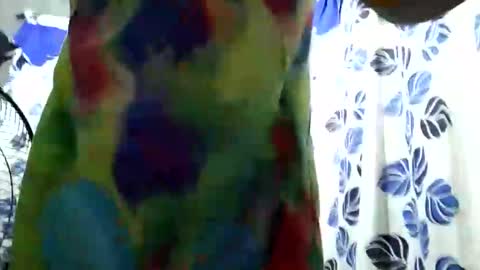 Snapshot of lolamommie chatting on 21, 2, 2025 tey online show from 21, 2, 2025