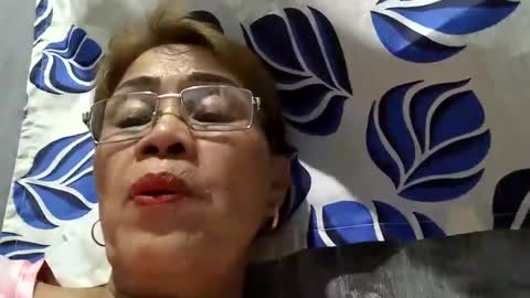 Snapshot of lolamommie chatting on 2, 3, 2025 tey online show from 2, 3, 2025