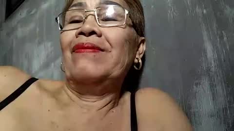 Snapshot of lolamommie chatting on 10, 3, 2025 tey online show from 10, 3, 2025