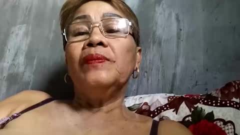 Snapshot of lolamommie chatting on 11, 3, 2025 tey online show from 11, 3, 2025
