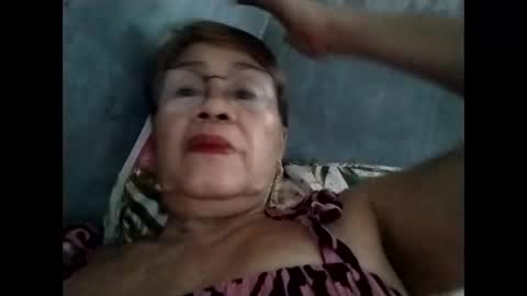 Snapshot of lolamommie chatting on 10, 9, 2025 tey online show from 10, 9, 2025