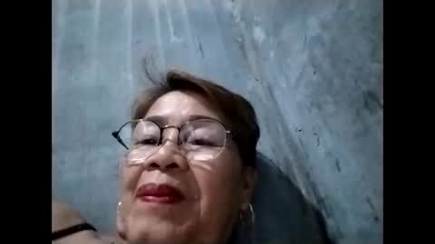 Snapshot of lolamommie chatting on 10, 9, 2025 tey online show from 10, 9, 2025