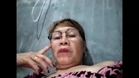 Snapshot of lolamommie chatting on 15, 9, 2025 tey online show from 15, 9, 2025