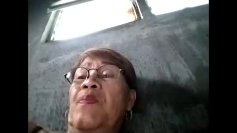 Snapshot of lolamommie chatting on 16, 9, 2025 tey online show from 16, 9, 2025