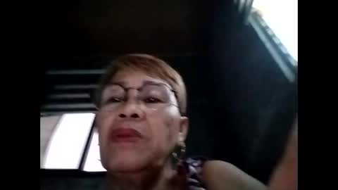 Snapshot of lolamommie chatting on 26, 9, 2025 tey online show from 26, 9, 2025