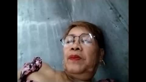 Snapshot of lolamommie chatting on 2, 10, 2025 tey online show from 2, 10, 2025