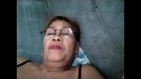 Snapshot of lolamommie chatting on 5, 10, 2025 tey online show from 5, 10, 2025