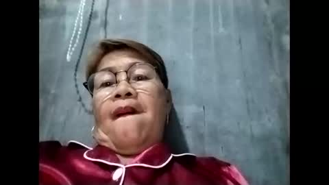 Snapshot of lolamommie chatting on 5, 10, 2025 tey online show from 5, 10, 2025