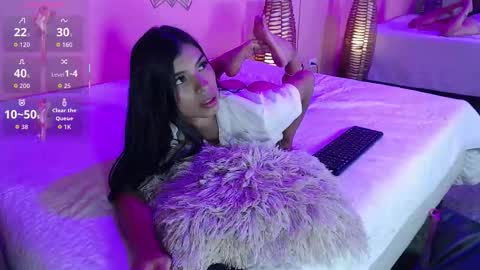 Snapshot of lolapierce chatting on 14, 9, 2025 loli online show from 14, 9, 2025