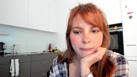 Lola doll online show from 25, 3, 2026