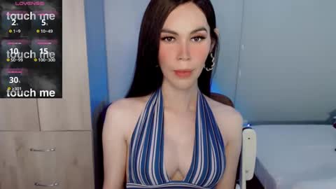 Snapshot of lolly_lips69 chatting on 12, 2, 2025 hana online show from 12, 2, 2025