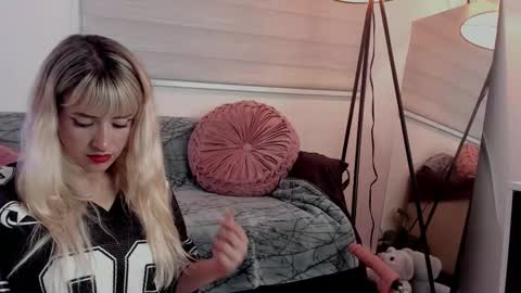 Snapshot of lollypetitte_ chatting on 18, 2, 2026 Lolly online show from 18, 2, 2026