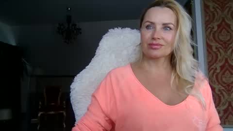 Snapshot of lollyta2023 chatting on 5, 12, 2024 Roxy online show from 5, 12, 2024