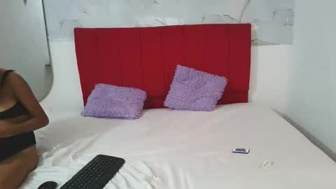 loly_skinny10 online show from 17, 4, 2026