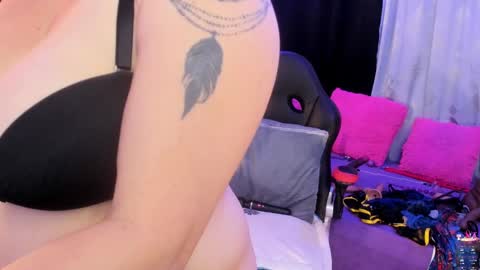 Snapshot of lonely_shewolf chatting on 18, 10, 2025 Jennifer online show from 18, 10, 2025