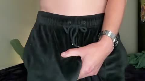 Snapshot of longdickelijah chatting on 9, 7, 2026 longdickelijah online show from 9, 7, 2026
