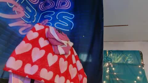 Londoncashmere69  online show from 31, 12, 2024