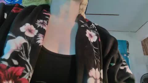 Londoncashmere69  online show from 5, 1, 2025