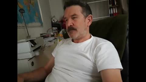 Snapshot of lookercgn chatting on 6, 1, 2025 lookercgn online show from 6, 1, 2025