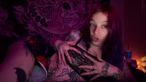 lookingforlona online show from 23, 9, 2025