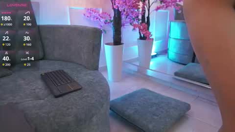 Loona Nyx online show from 12, 9, 2025