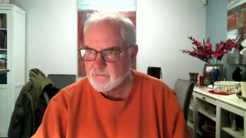 Snapshot of loop102 chatting on 1, 3, 2025 loop102 online show from 1, 3, 2025