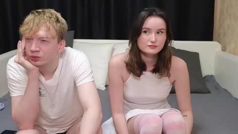 Jean and Isa right couple Mark and Eva left couple online show from 22, 11, 2025