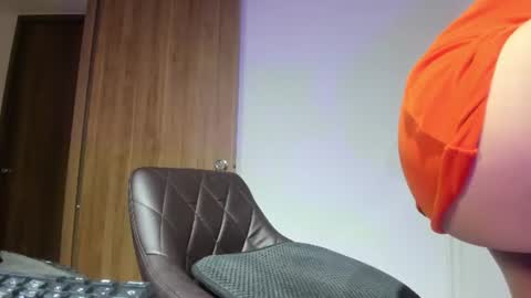Snapshot of loovelymiia_ chatting on 2, 7, 2026 Mia Aniston online show from 2, 7, 2026