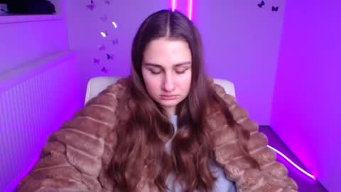 Lora online show from 6, 2, 2026