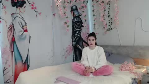 loracutee online show from 4, 5, 2026