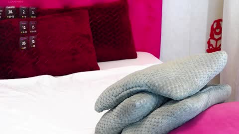 loradelniro1 online show from 28, 1, 2025