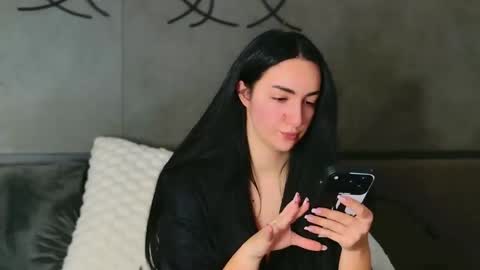 Snapshot of lorawarnner chatting on 27, 11, 2025 Miss online show from 27, 11, 2025