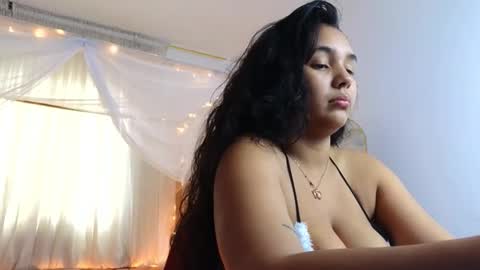 Snapshot of loreaniss chatting on 8, 10, 2025 loreanis online show from 8, 10, 2025