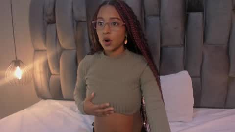 Lorena Vieira  online show from 7, 3, 2025