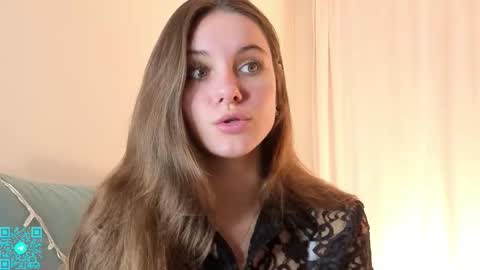 Chloe for Fan BlackHole online show from 17, 11, 2025