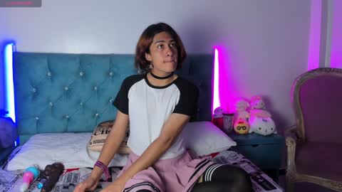 LorettMatthew online show from 6, 2, 2025